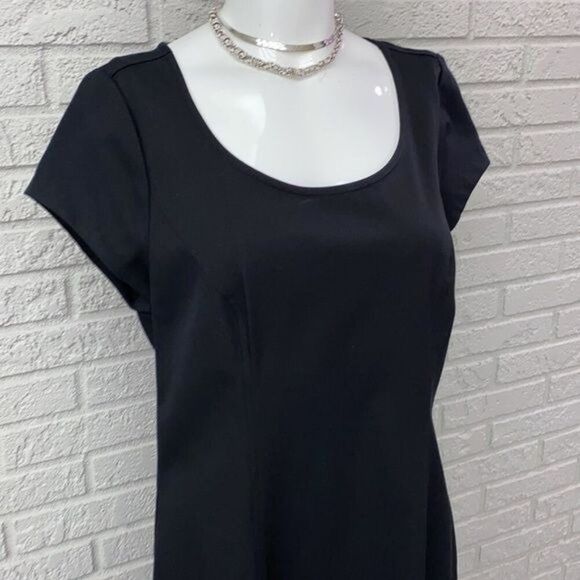 Isaac Mizrahi Women Short Sleeve Black Sheath Dress Size 10 - Picture 3 of 9